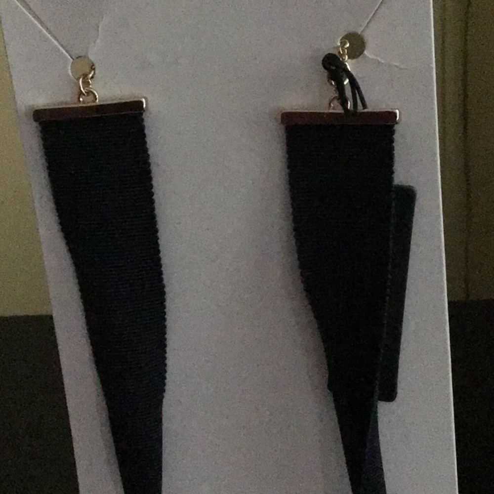 Necklace - Picture 3 of 7